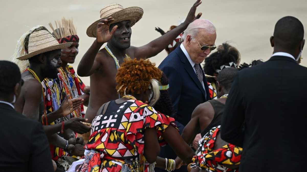 In Angola, Biden promises to invest differently to China