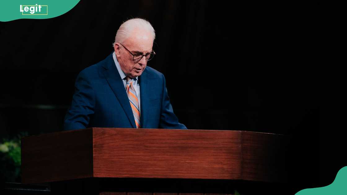 Pastor John F. MacArthur delivering a sermon for the Thanksgiving Communion Service