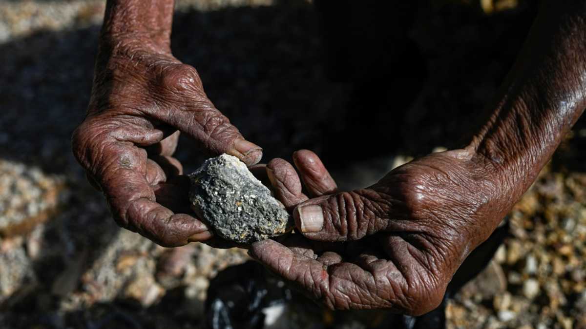 President's push to scrap gold mining ban causes outcry in El Salvador