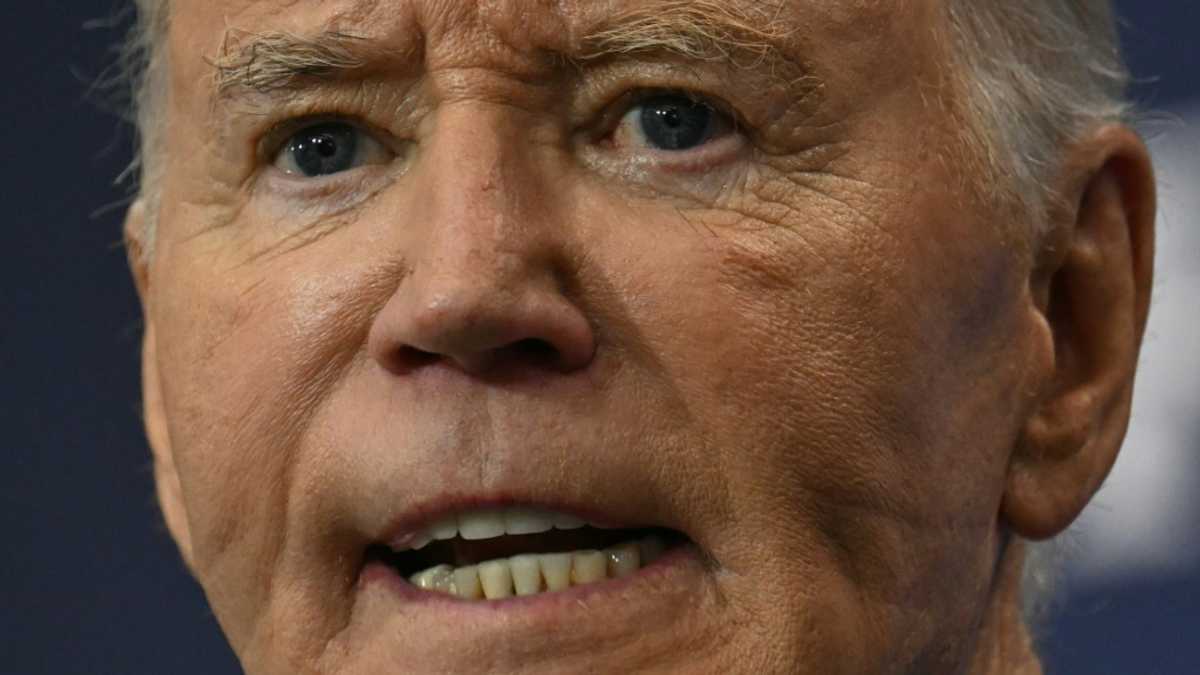 Biden says Trump economic plan will be 'disaster'