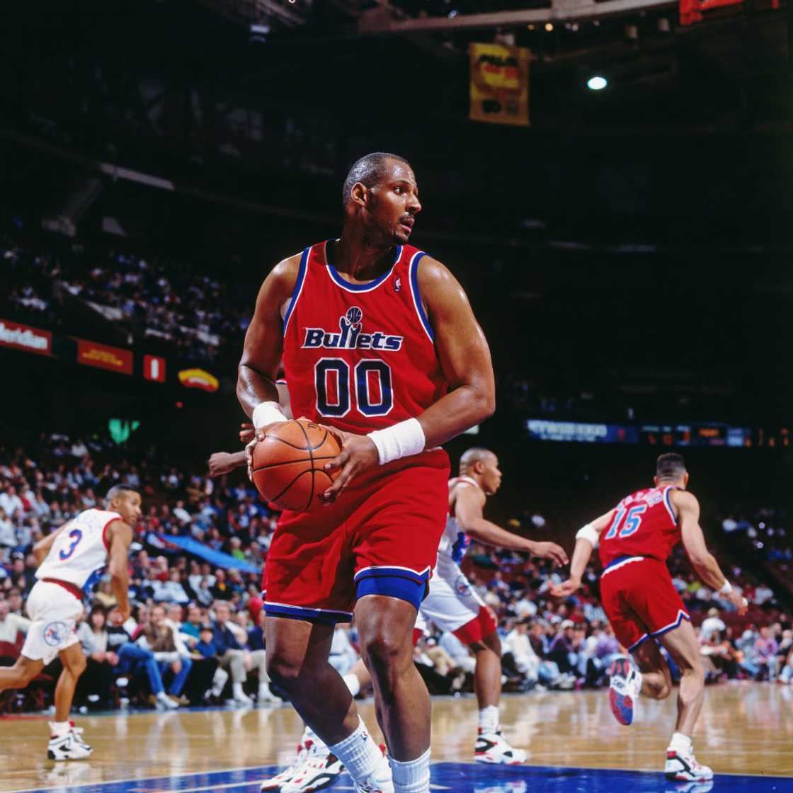 Kevin Duckworth during a Washington Bullets vs Philadelphia 76ers game