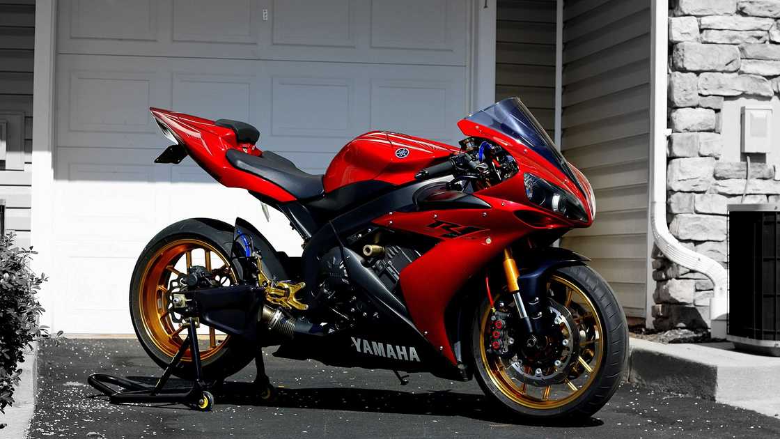 Yamaha YZF-R1