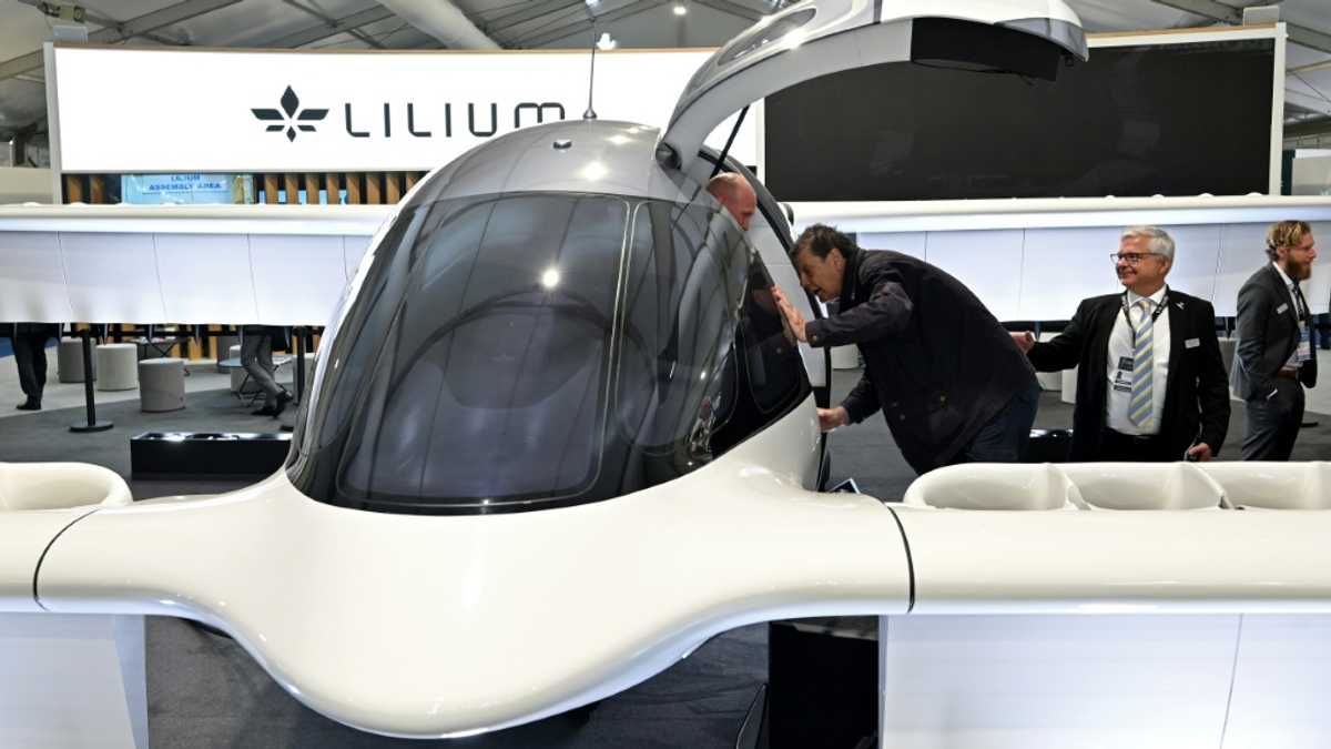 Investors swoop in to save German flying taxi startup