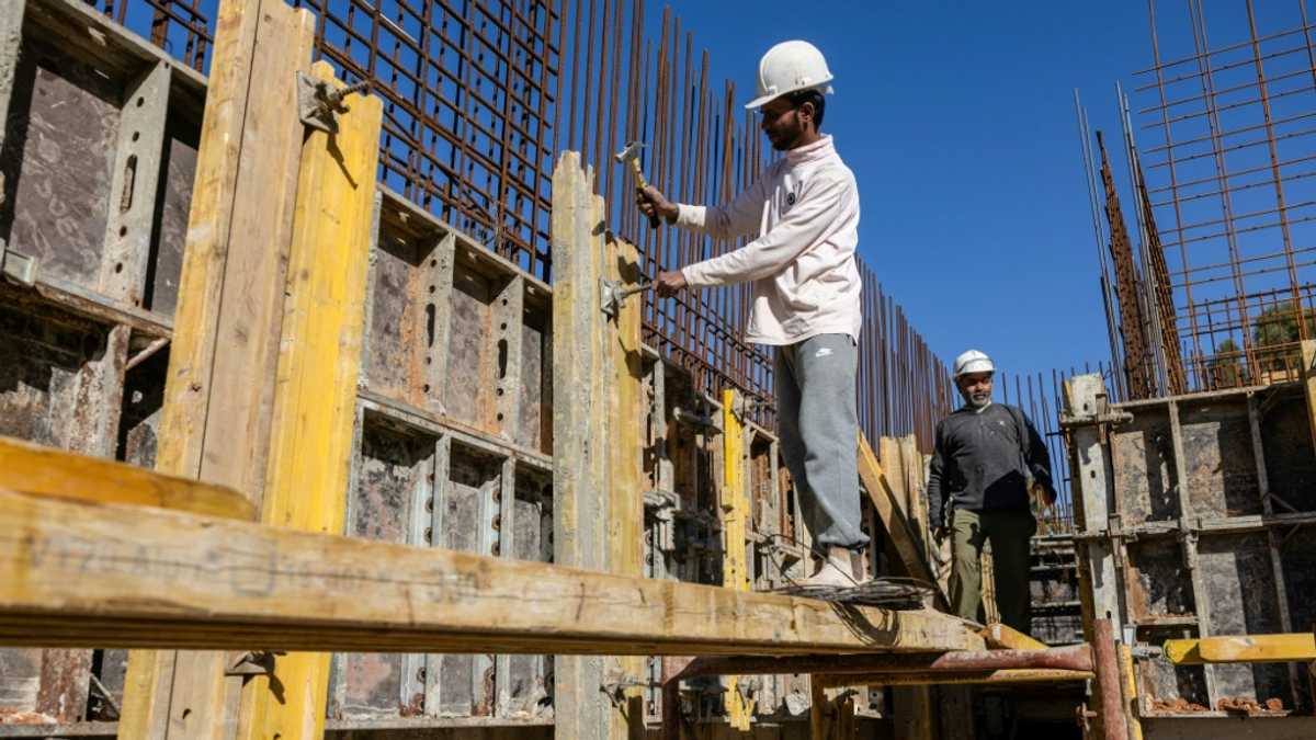 Indian workers replace Palestinians in Israel's building sector