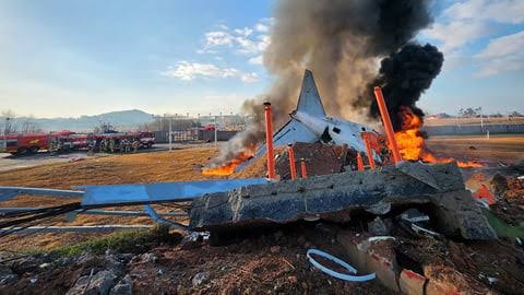 CONFIRMED ! 96 die in South Korea plane crash