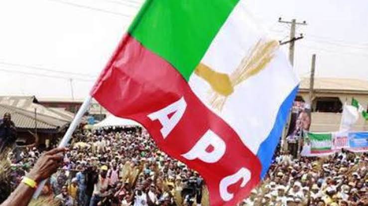 Lawmaker receives 1,500 defectors to APC in Zamfara