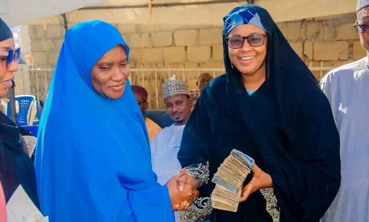 Woman Returns ₦748,320 Mistakenly Credited To Her Account By Katsina Govt