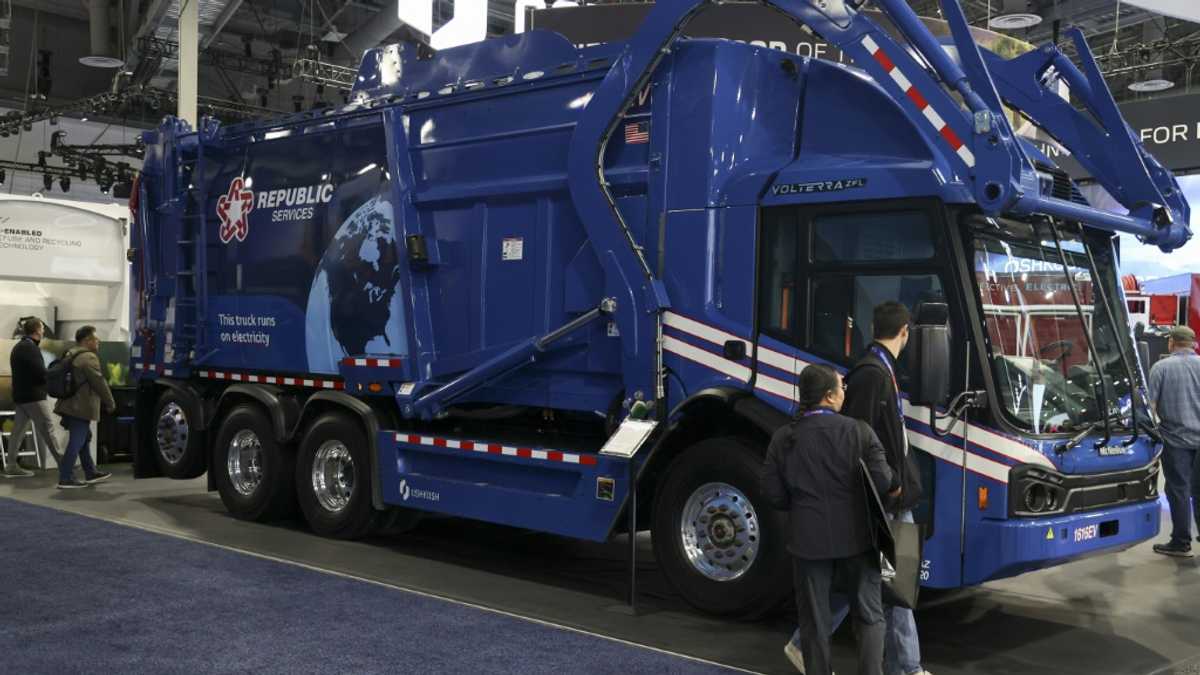 At CES, AI-powered garbage trucks reduce battery fire risk