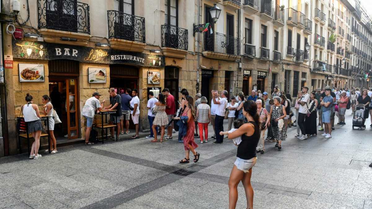 Spain jobless rate falls to lowest level since 2008 crisis