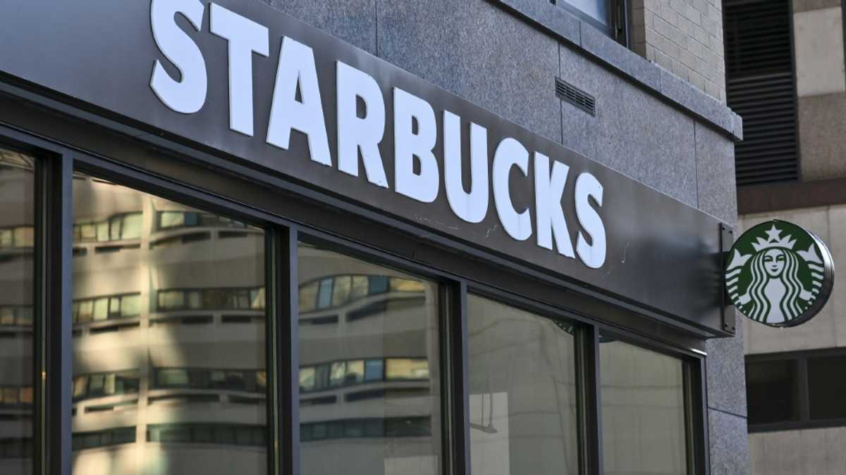 Starbucks profits fall but points to progress in turnaround