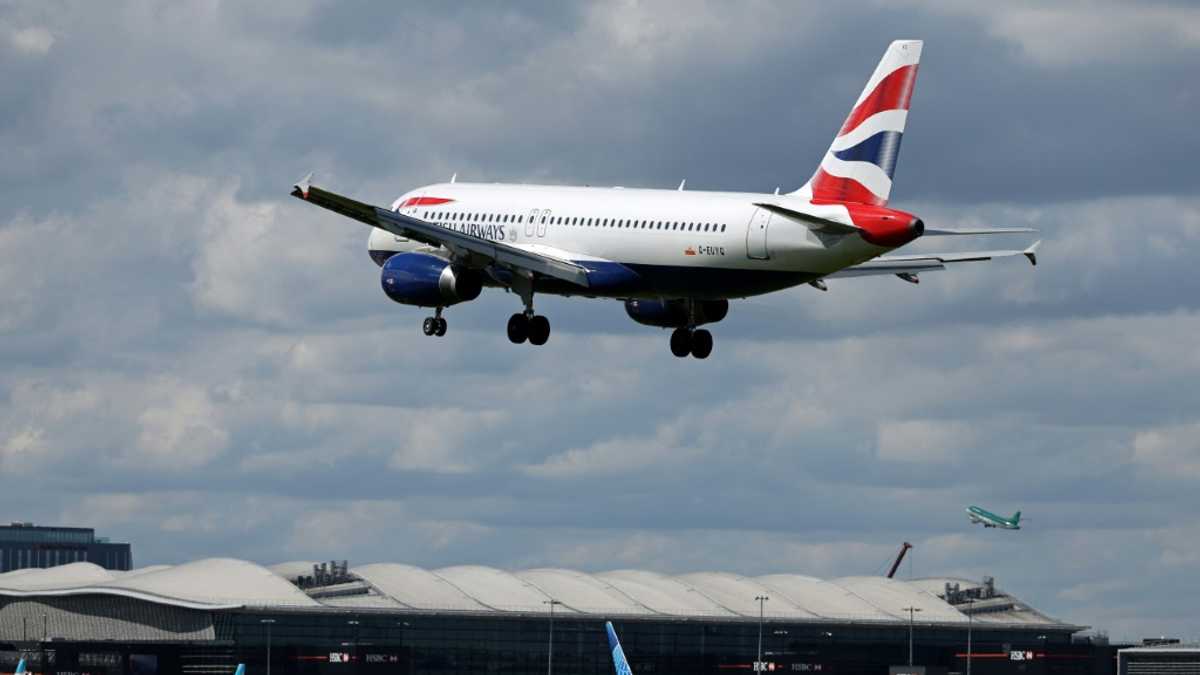 UK eyes third Heathrow runway in growth takeoff bid