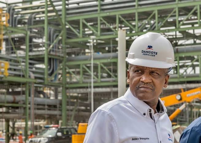 Dangote raises petrol prices to N955 from N899/litre for bulk buye