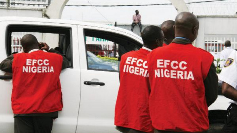 Internet fraud: EFCC nabs 4 Chinese nationals, 101 others