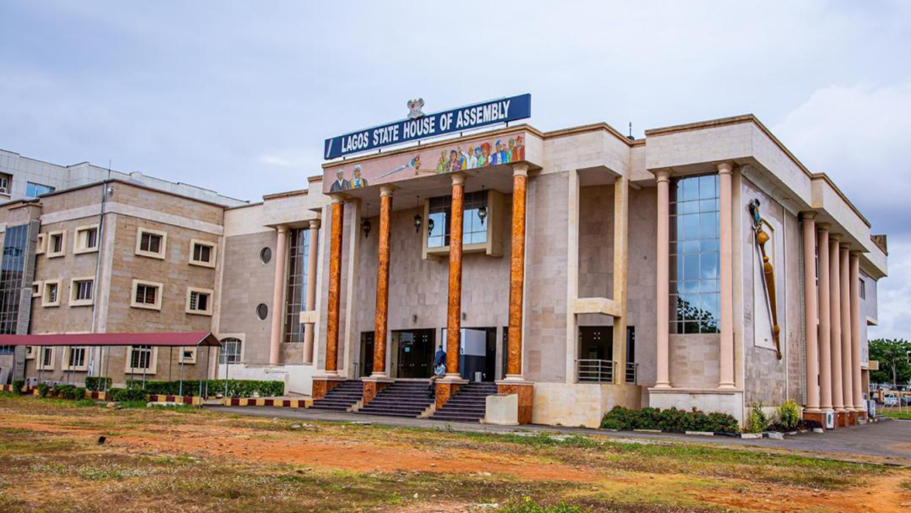 Lagos Assembly Crisis Deepens As Lawmakers Storm DSS Office Over Detained Colleagues