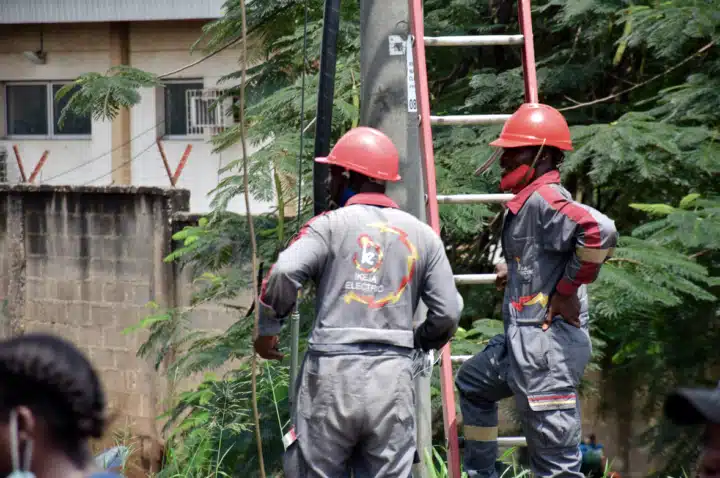 Again, Residents Of Lagos Community Cry Out Over Blackout, Asks Ikeja Electric To Replace Faulty Transformer