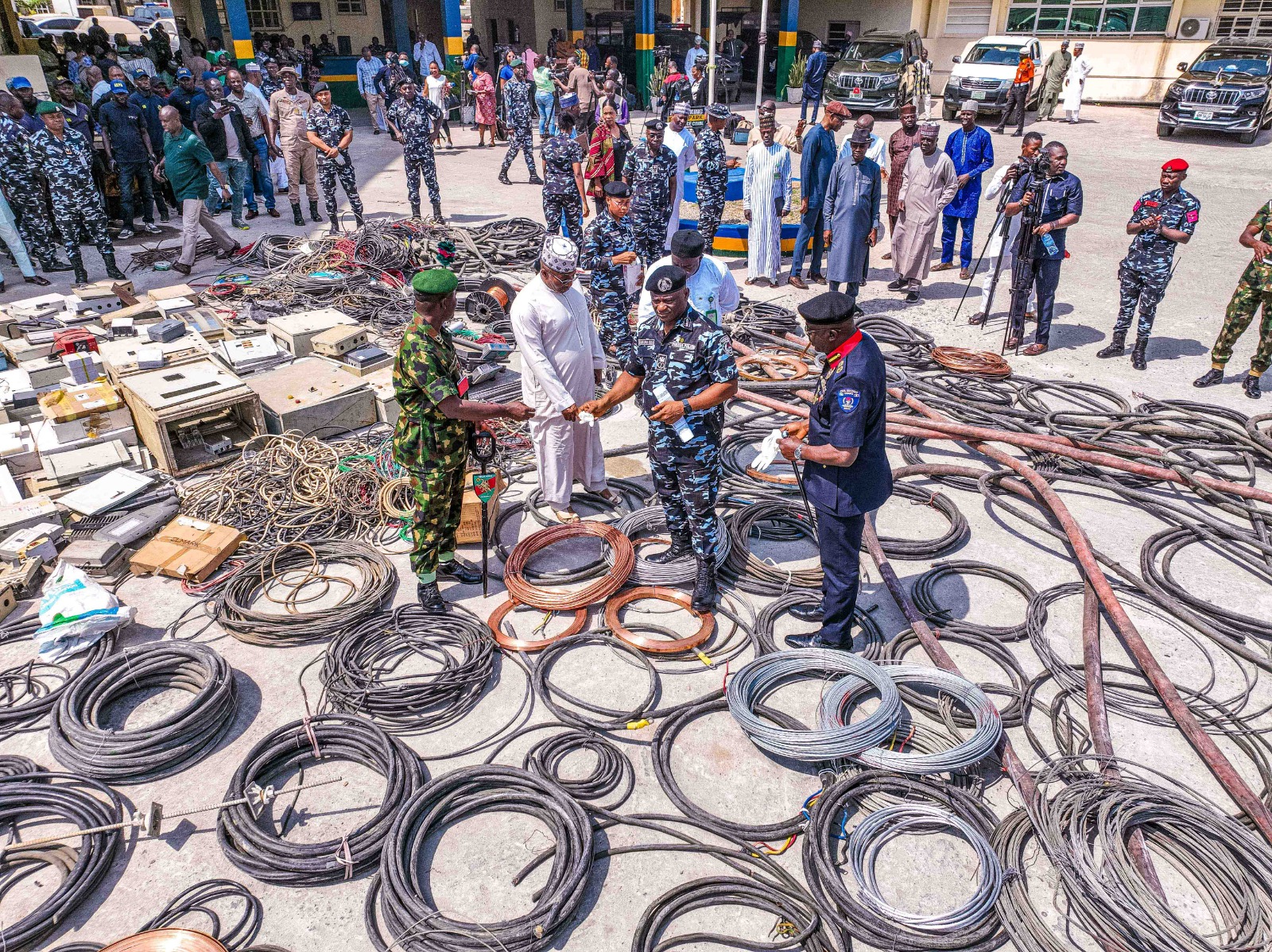 Security Operatives Recover N1bn Stolen Items From Scavengers, Marketers In Abuja