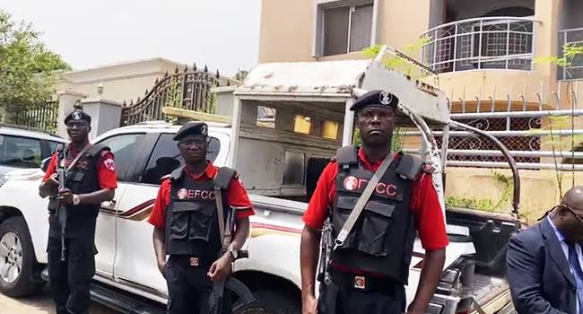 Yahoo Boys Open Fire On EFCC Operatives, Kill One, Injure Another