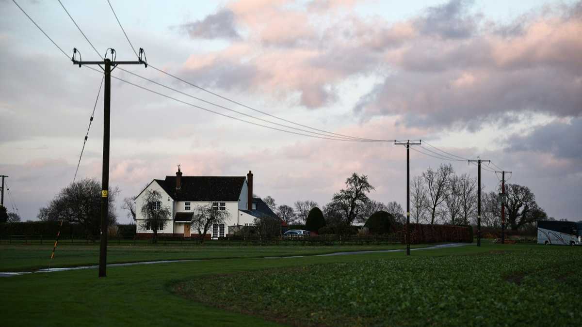 In the English countryside, a pylon war looms