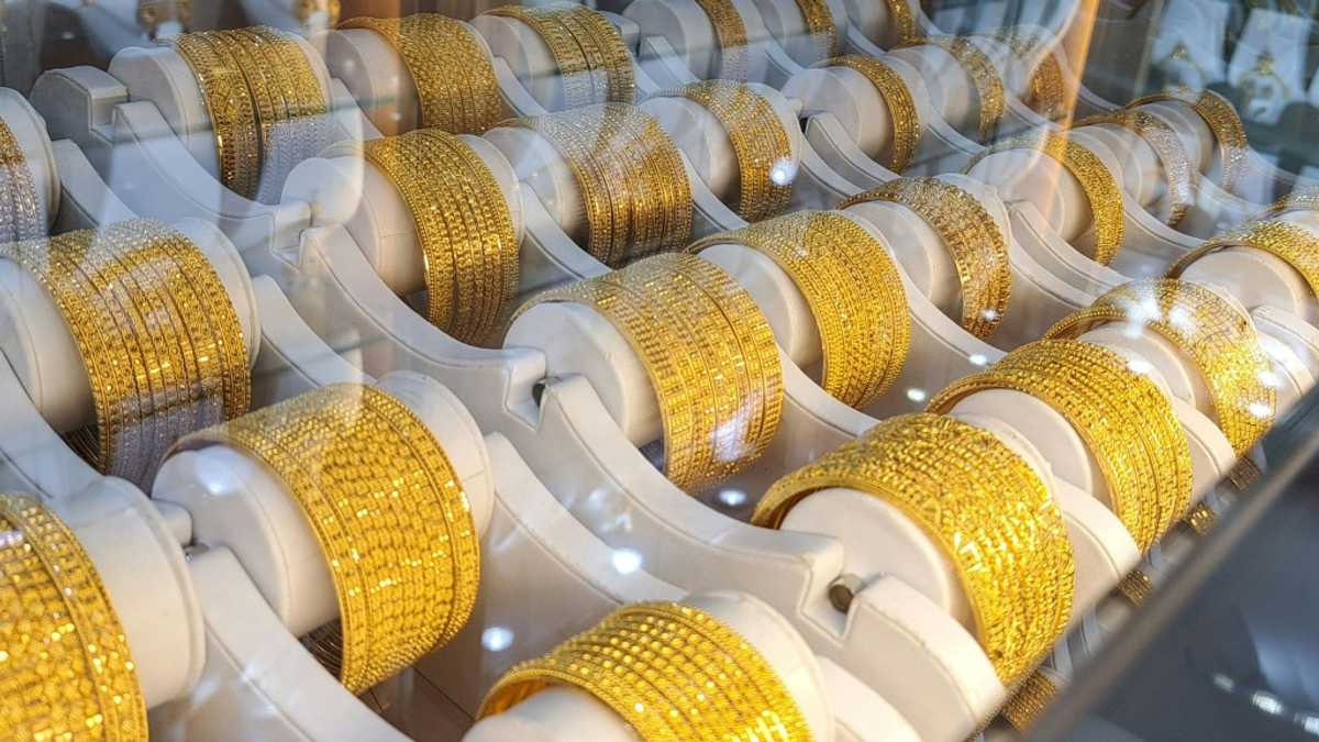 Record gold prices both boon and burden for London jewellers