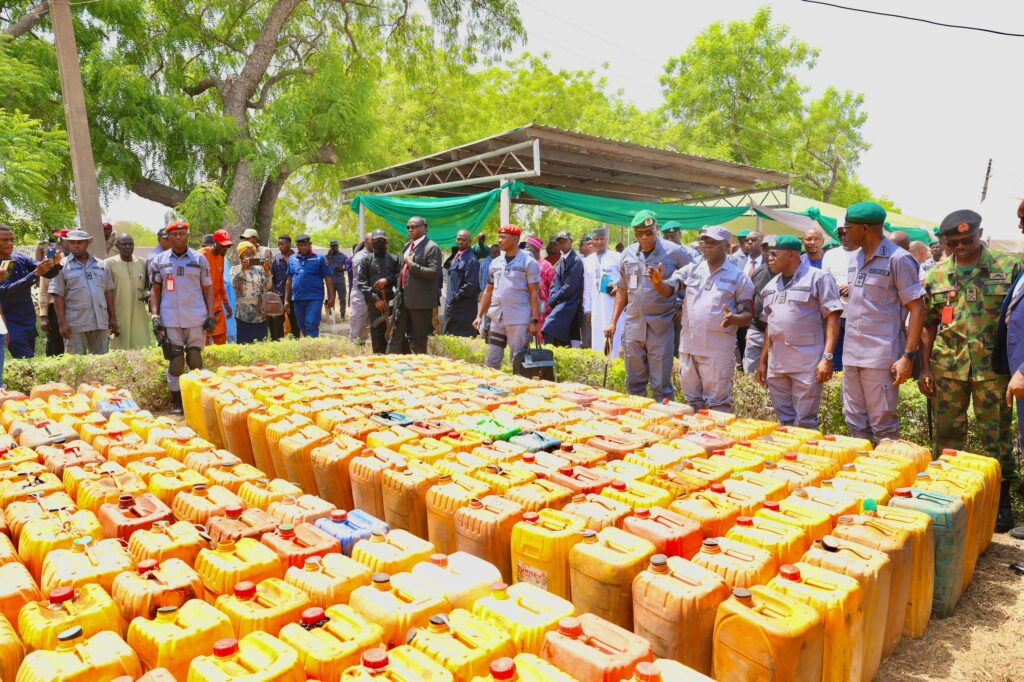 Customs Intercepts 800 Jerry Cans Of 25 Litres Petrol, Others In Kwara