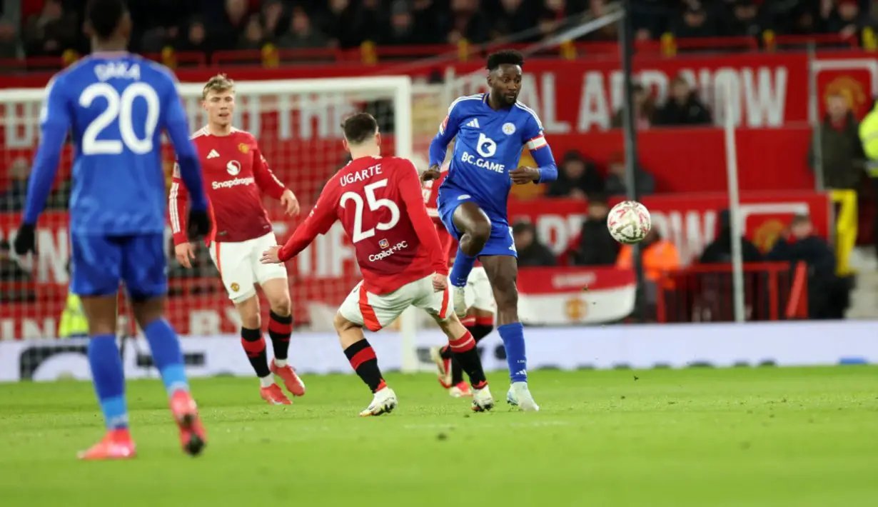 'His Performance Was Excellent' - Van Nistelrooy Hails Ndidi's Display Vs Manchester United