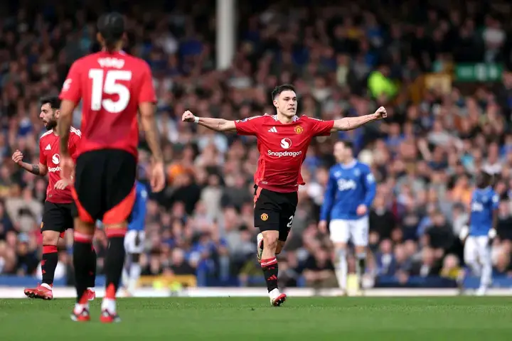 Premier League: Manchester United Rally To Hold Everton At Goodison Park