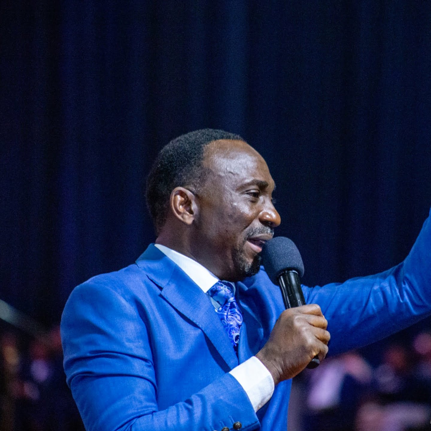 Reactions Trail Pastor Enenche’s Sudden Laughter At Warri Crusade In Delta